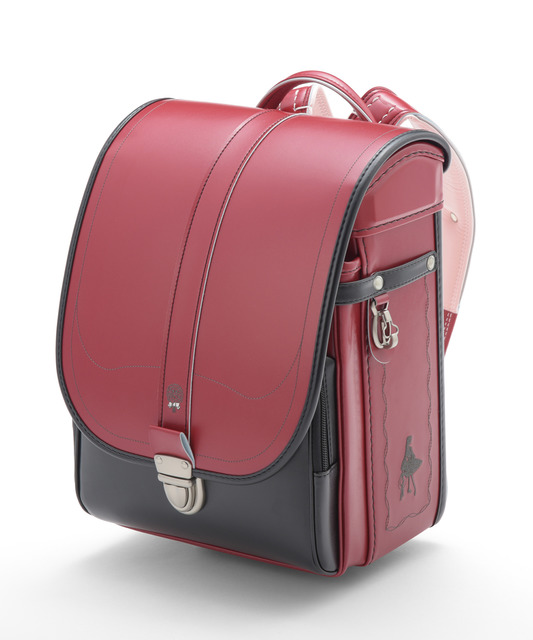 半かぶせ型の内藤ルネのランドセル（6万9,000円）