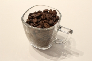 コーヒーで眠りやすくなる!?秋の夜長の入眠効果を高める3つのテクニック