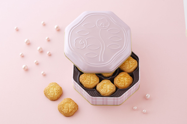 「花椿餅乾限定罐 珍珠粉紅」(24片裝 1,500日圓)