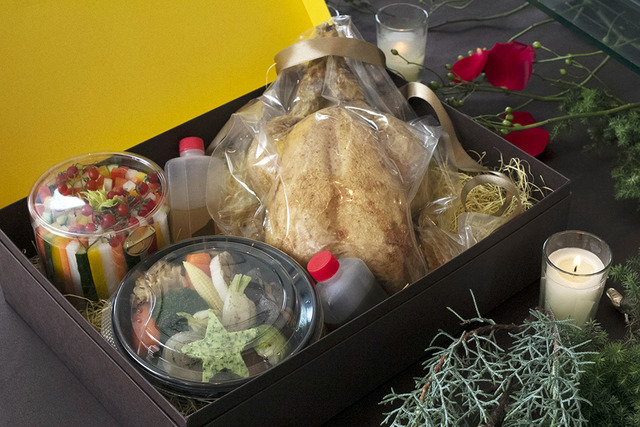 耶誕老人侵入“糖果屋”,還有巨大雪人。Palace Hotel的耶誕蛋糕今年也驚喜滿點!