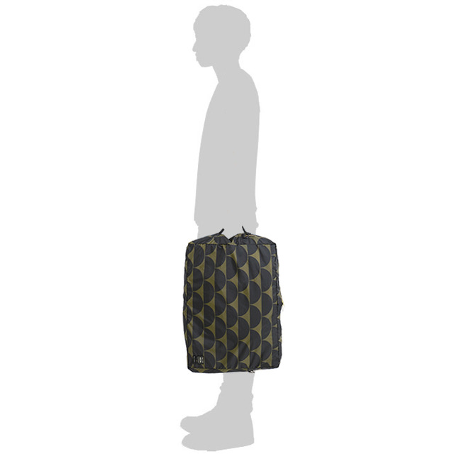 「POUCH 3 SIZE」(1萬7,000日圓)