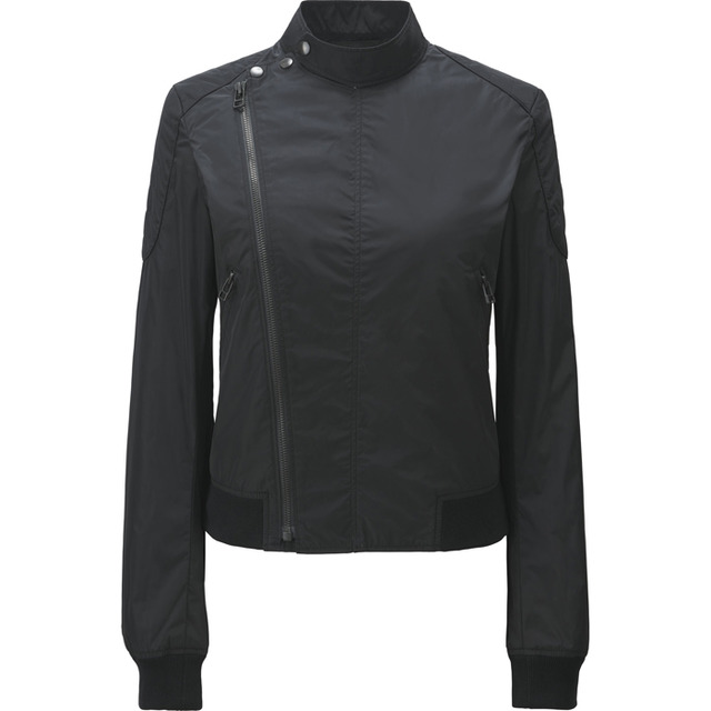 UNIQLO和CARINE ROITFELD聯名合作的2016秋冬典藏「CARINE ROITFELD」發售