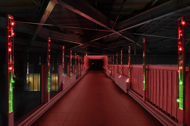 連結館內水槽的橋之耶誕燈海