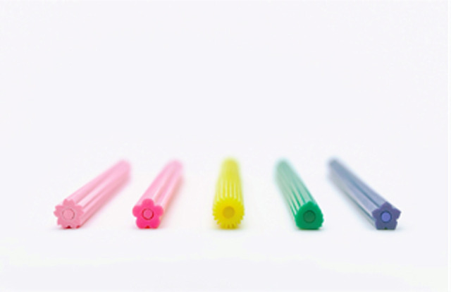 日本文具新品優雅登場!變出花瓣般的鉛筆削以及「花色鉛筆」新發售!