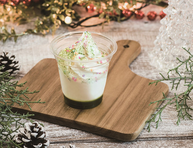 ソフトリー(SOFTREE)は抹茶で作ったクリスマスツリーのようなソフトクリーム「抹茶ガート ツリー」(税込630円)