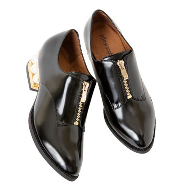 ジェフリーキャンベル(Jeffrey Campbell)の「パールヒールシューズ」(税込1万8,900円)