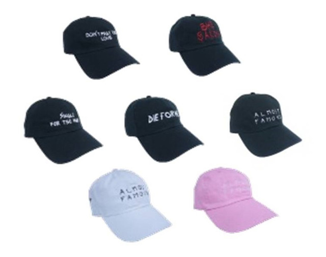 グレイト(GR8)のユニークな言葉があしらわれたキャップ(税込6,000円から8,000円)