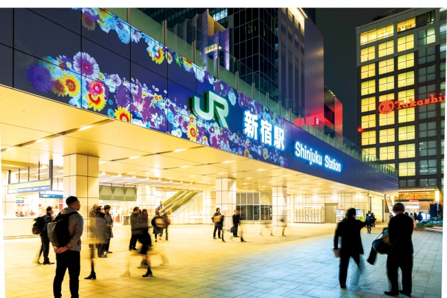 新宿車站Suica企鵝廣場燈海持續到二月中!每天還有花花時鐘投影!