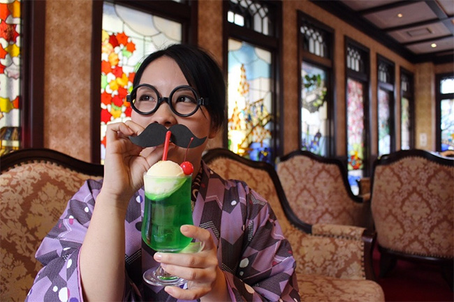 小姐請問你哪位?走進竹久夢二美人畫 在金澤用鬍子吸管飲冰