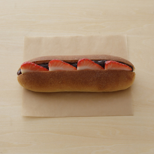 紅豆餡切口麵包［草莓］（600日圓）／TORAYA CAFE・AN STAND 新宿店