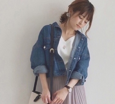 圓臉煩惱就靠V字線條效果來解決♡ 日本女生小臉穿搭技巧大公開