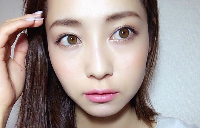 日本女生最會這一招!水亮「光澤肌」打造法大公開♡