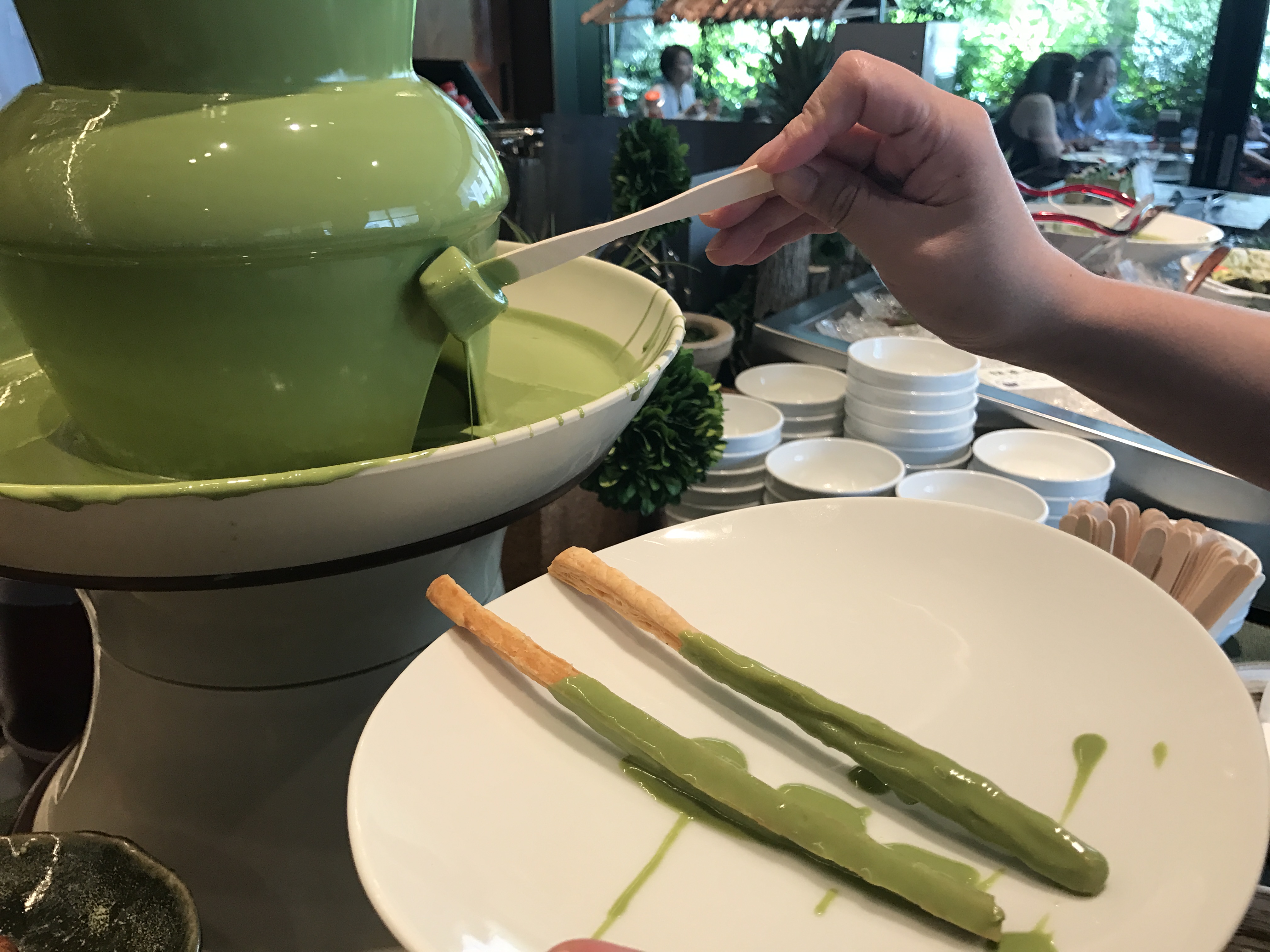 抹茶巧克力噴泉與抹茶甜點吃到飽!The Kitchen Salvatore Cuomo&串家物語人氣爆發中!
