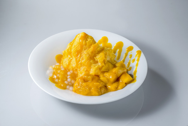 雪花冰 鬆鬆軟軟芒果刨冰(含稅1,296日圓)※表參道Hills限定,1天30份限量供應