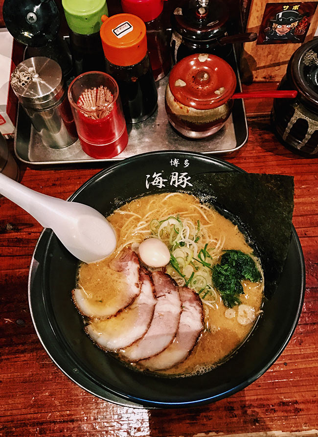 福岡學生的最愛美食介紹!『西新 海豚屋』拉麵還有炒飯超美味