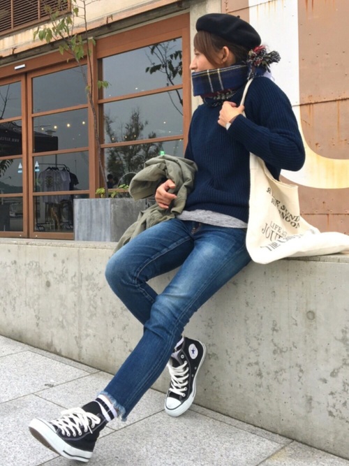 GU的藏青色系上衣打造氣質穿搭!襯托出妳的俐落美