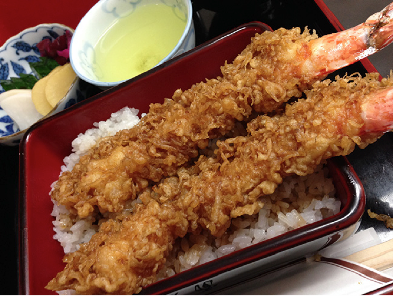 淺草尾張屋本店 有兩隻特大炸蝦天婦羅的上等炸蝦蓋飯「上天丼」