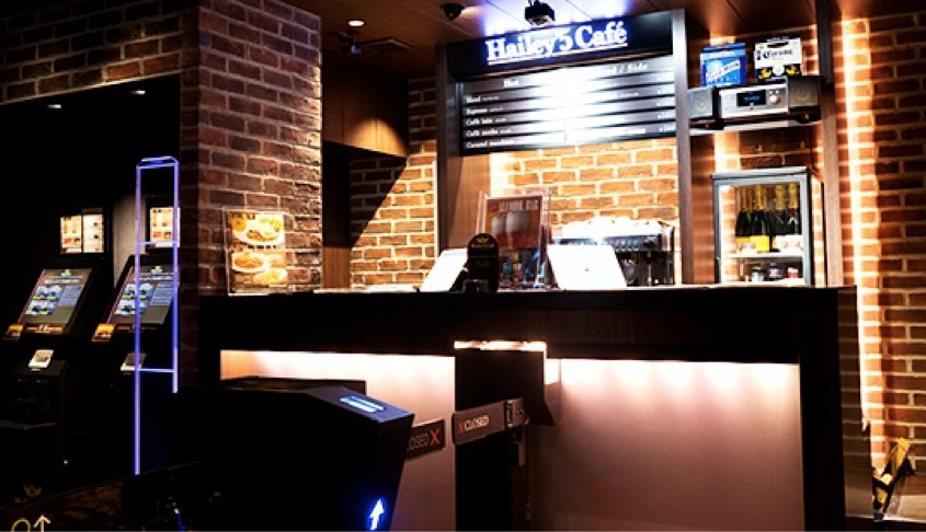 東京快閃就來體驗池袋個人包廂網咖住宿『Hailey’5 Cafe』