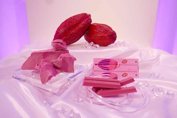 日本搶先發售!紅寶石可可豆KitKat日本亮麗新登場