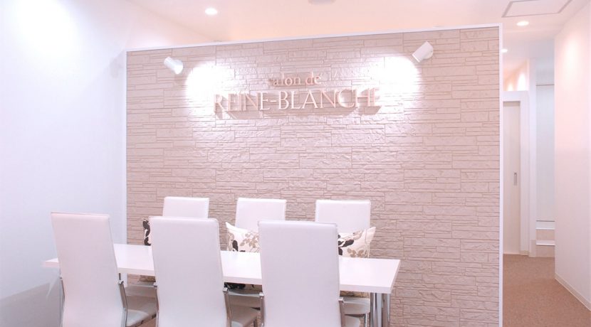 REINE-BLANCHE東京店
