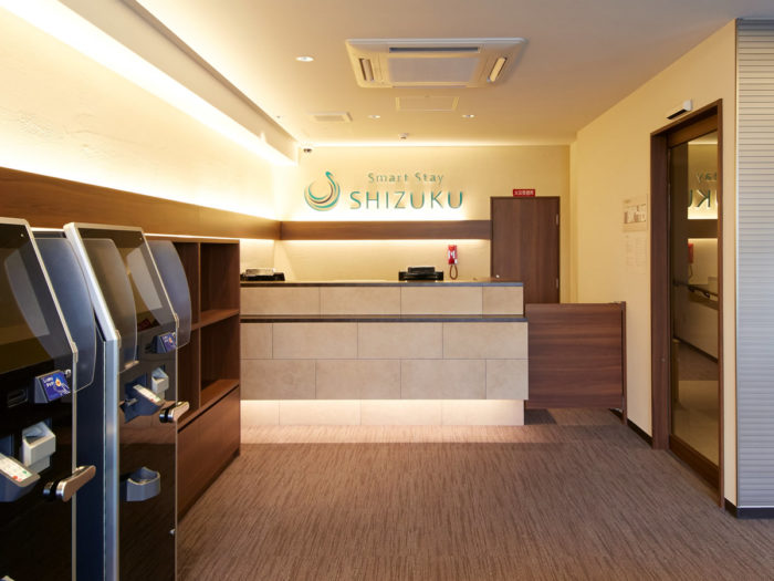 smart stay SHIZUKU京都駅前 kyoto ekimae 雫井膠囊旅館櫃台