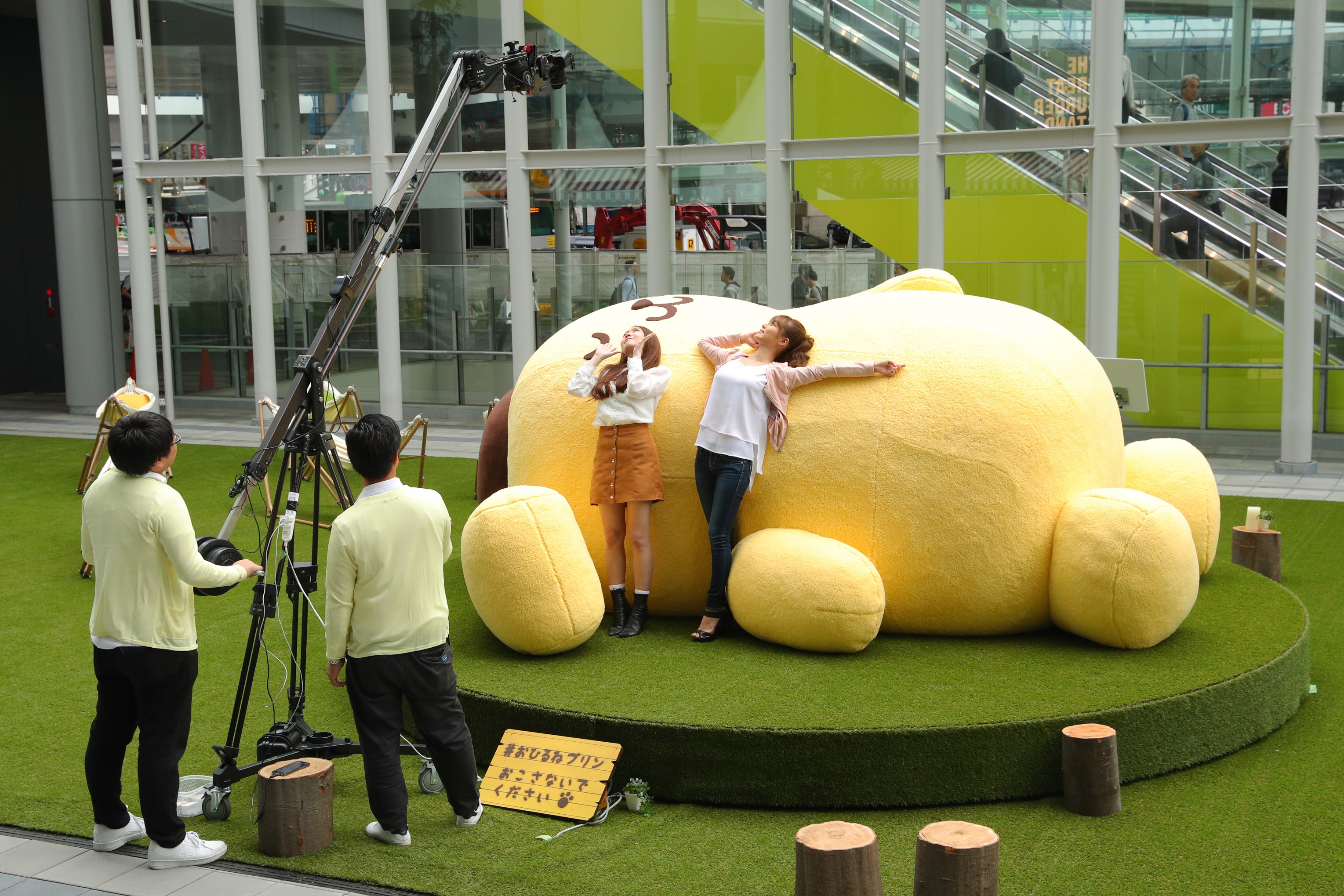 東京「布丁狗午休公園」企劃10月開跑囉,來公園跟巨型布丁狗一起睡午覺吧!