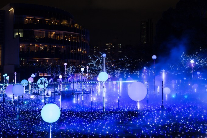 六本木東京中城聖誕燈光盛宴,還能一邊滑冰一邊享受夜景!
