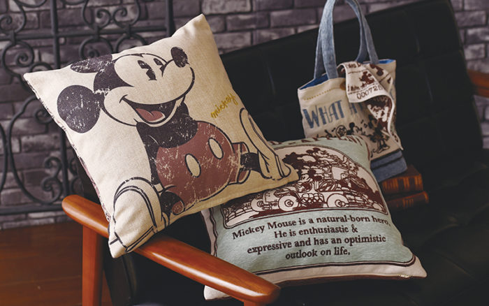 Mickey 90th Anniversary Premium Shop 2nd SEASON 抱枕