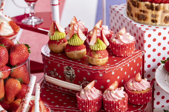 草莓泡芙与草莓杯子蛋糕