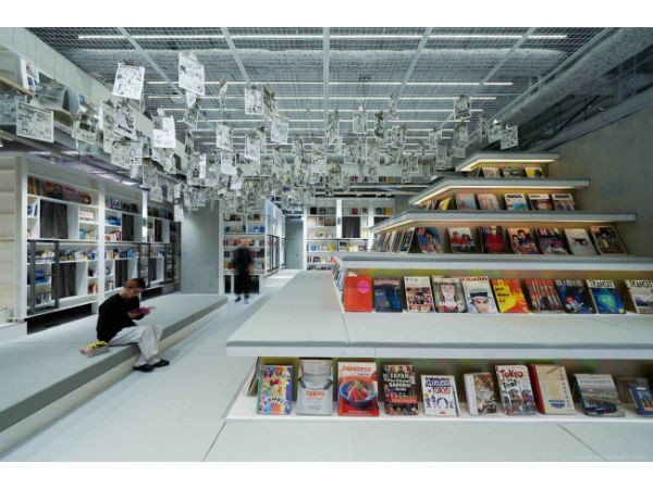 BOOK AND BED TOKYO打造時尚感十足的白色書架和金字塔!大阪第一家開幕