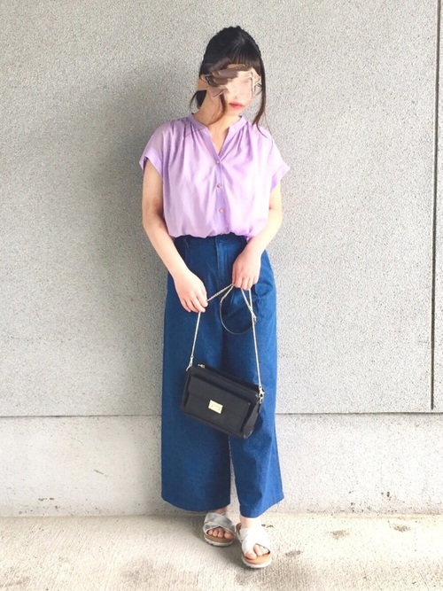 UNIQLO簡約牛仔褲,搭配鮮麗襯衣