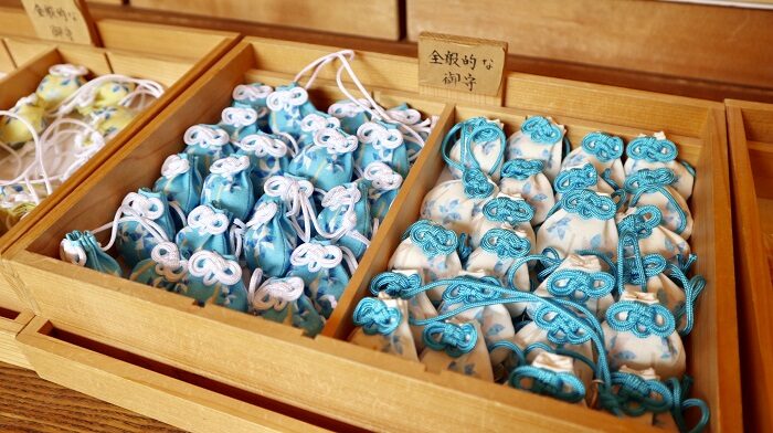 川越冰川神社_期間限定風車御守_藍色與白色