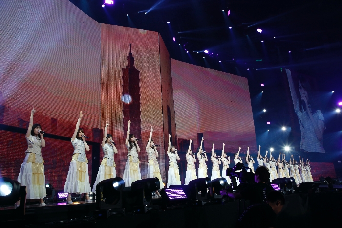 乃木坂46 演唱〈你就是希望〉中日雙語版本獻台北歌迷