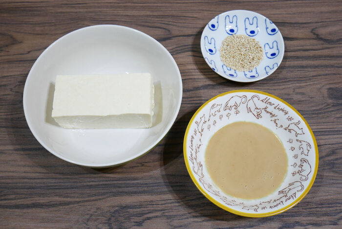 日式乾煎板豆腐佐花生芝麻醬
