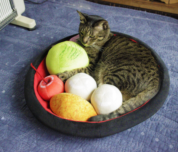 主子示範貓床用法