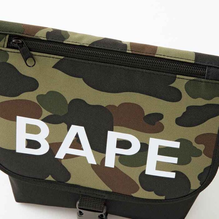 BAPE特製迷彩側背包正面收納口袋