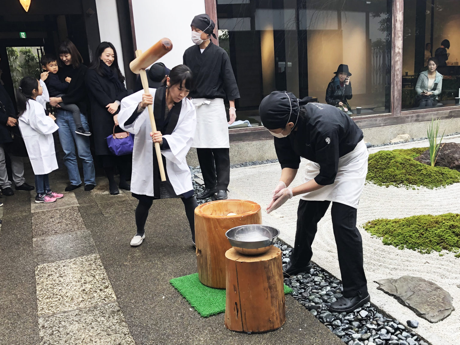 記錄下珍貴的一瞬間!一月在日本體驗新年搗麻糬大會