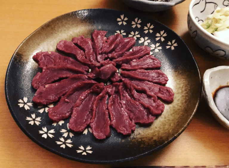 日本所謂的「櫻肉」是什麼肉?如同盛開櫻花般的粉嫩「櫻肉握壽司」