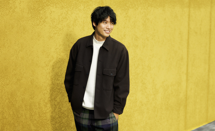GU多層次外衣新革命!日本代言人福士蒼汰、中條彩未共同演繹GU秋冬穿搭LOOK