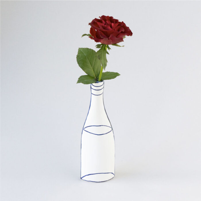 裝著水的瓶子的花瓶（seto）