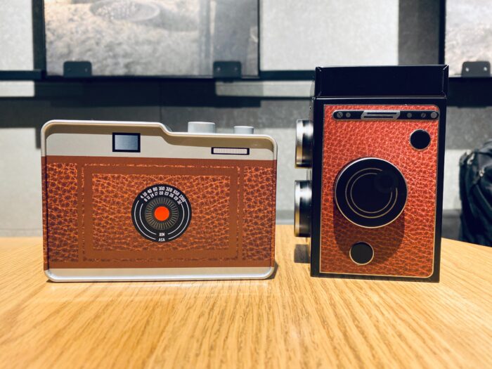 兩款咖啡色相機巧克力罐背面