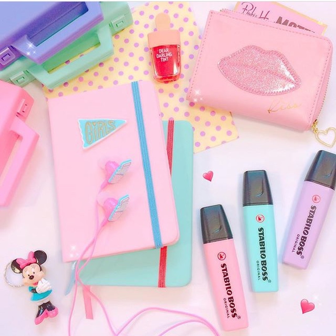 IG情境美照:正在規劃預定行程