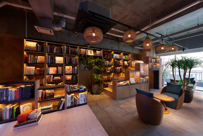 BOOK LOUNGE