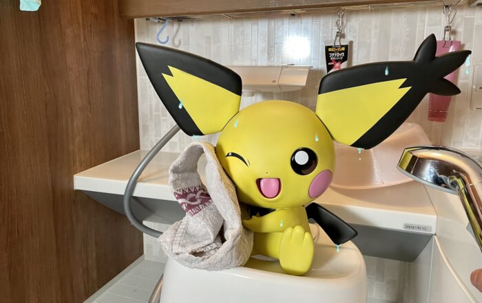 用十萬伏特雷丘幫你的手機充電