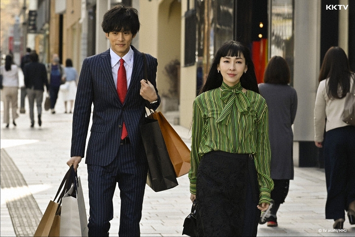 KKTV跟播日劇《要是當時吻了他》松1坂桃李飾演廢柴店員,愛上美女漫畫家麻生久美子