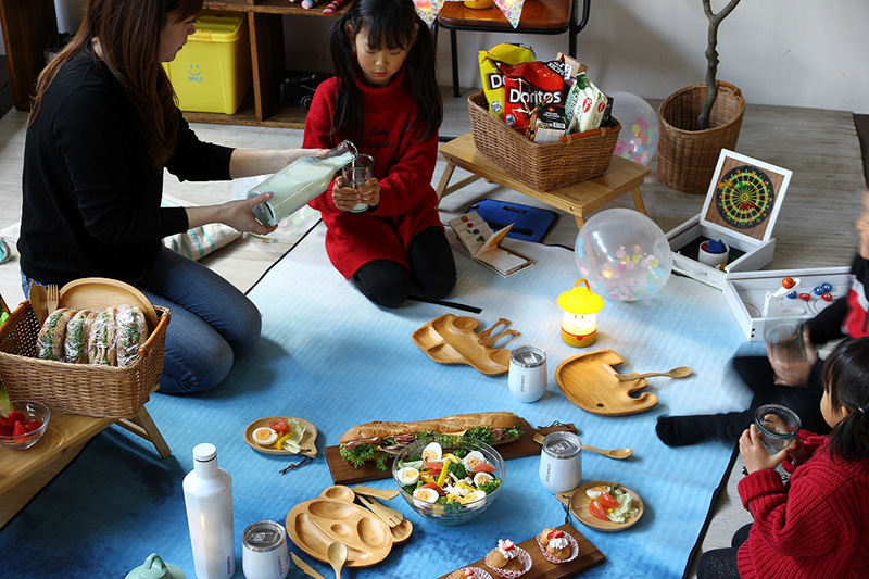 跟小孩關在家關到沒梗了嗎?試試日式風味的「在宅野餐」吧!