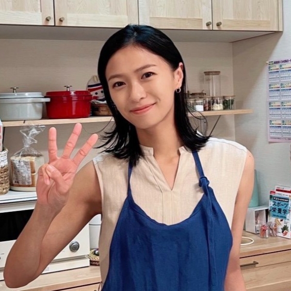 可愛魅力不減的日本演員「榮倉奈奈」！在日劇《老菜鳥》裡面扮演完美賢妻的角色