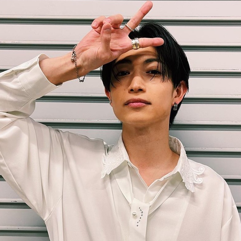 JUNON BOY選秀出身的演員綱啓永，從戰隊系列一步步紅起來的演藝之路