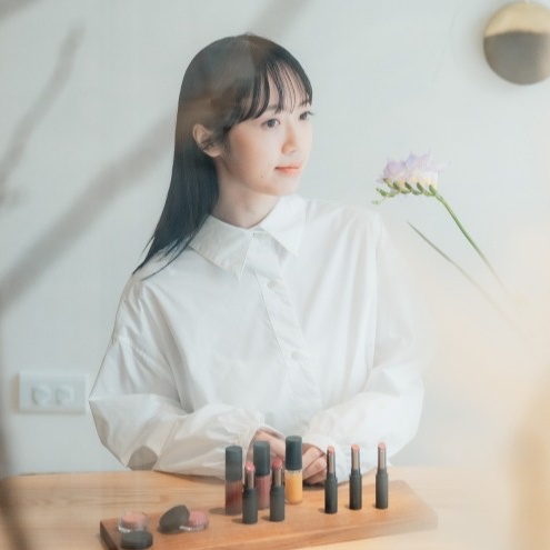 日本低敏美妝品牌OSAJI彩妝首度登台！首波推出唇頰彩幫你打造「光、透、亮」的元氣妝容