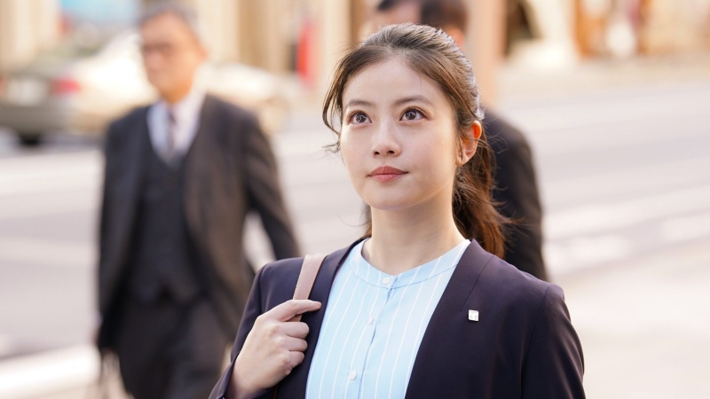 2024春季日劇《忍不住沉默花咲舞 2024》初回劇評:今田美櫻化身王牌女行員!